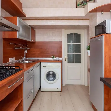 Apartment On Kupalovskaya